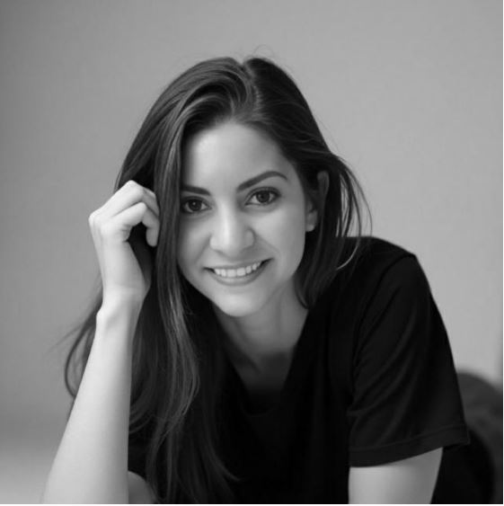 Ana Beatriz de Carvalho - Especialista em Estética, Cometologia e Massoterapia com Pós-graduação em Biomedicina e Fisioterapia